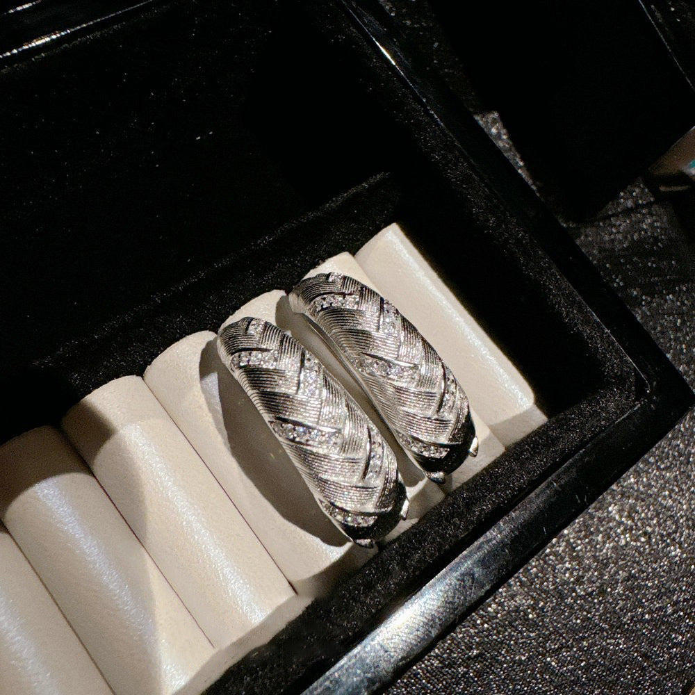 Vintage Plated Curved Brushed Zircon Ring Earring